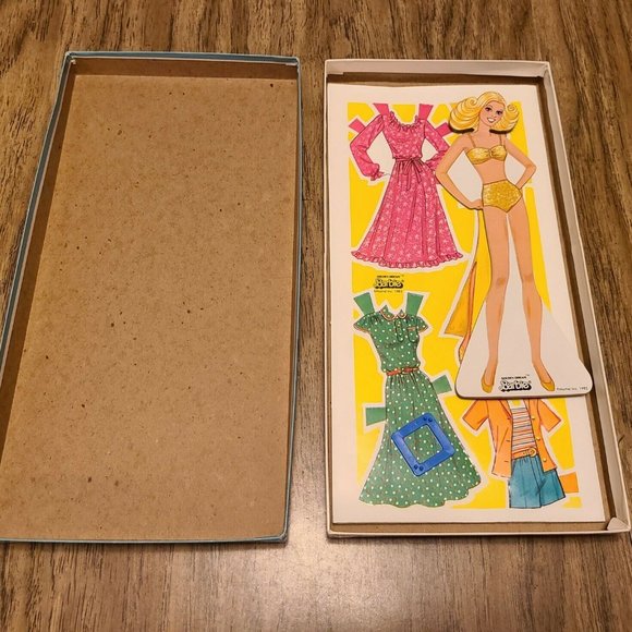 Vintage 1982 Golden Dream Barbie 17 PC Paper Doll Box Set Un-Cut - Picture 11 of 12